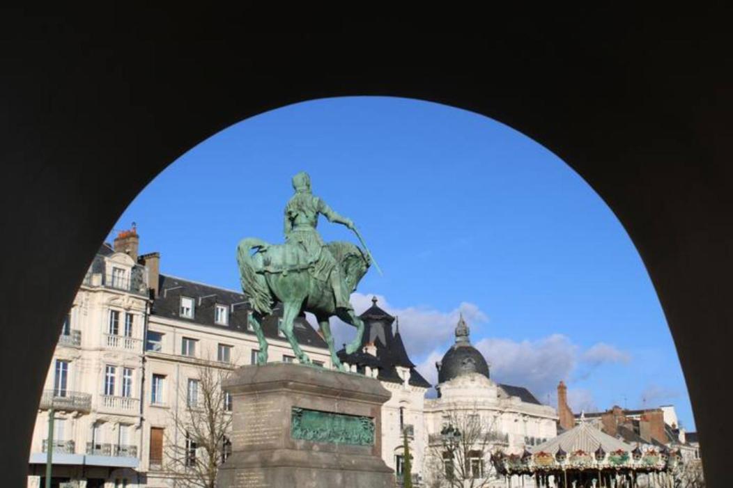 Le Scandinave, Proche Bord De Loire Orleans Luaran gambar